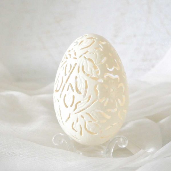 Exquisite Floral handcrafted Goose eggshell Sculpture